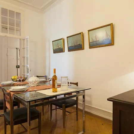 Downtown Vintage Deluxe | Rentexperience. Apartamento Lisboa